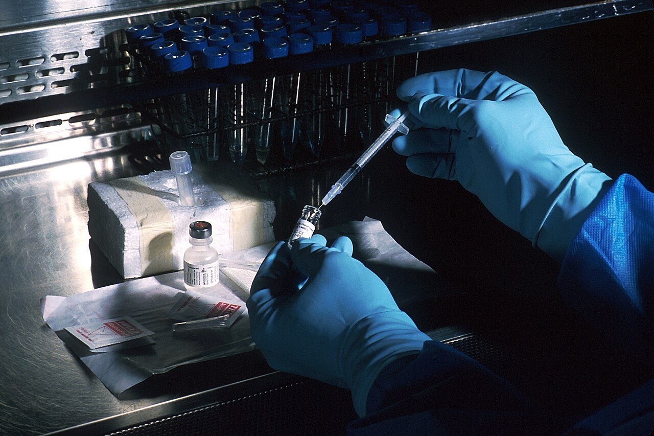 Vaccine vial and syringe
