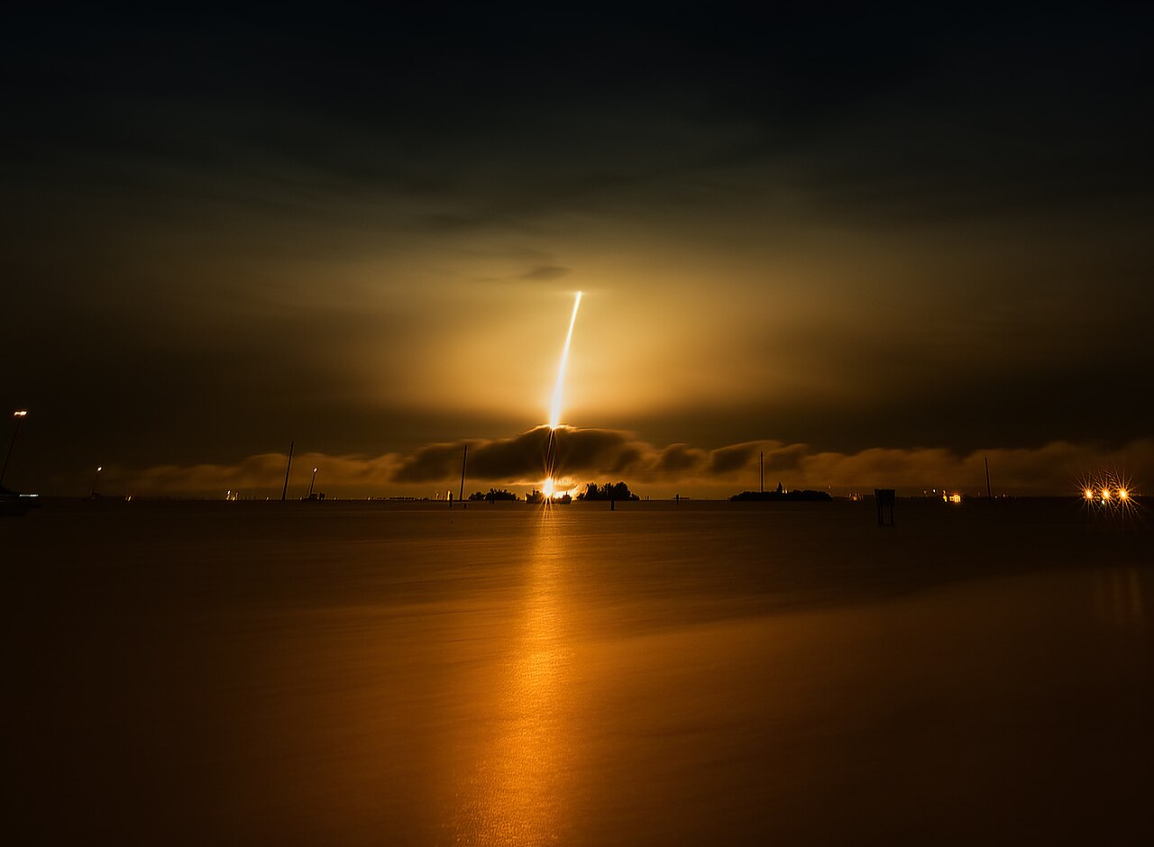 SpaceX Falcon 9 launching a Starlink satellite mission