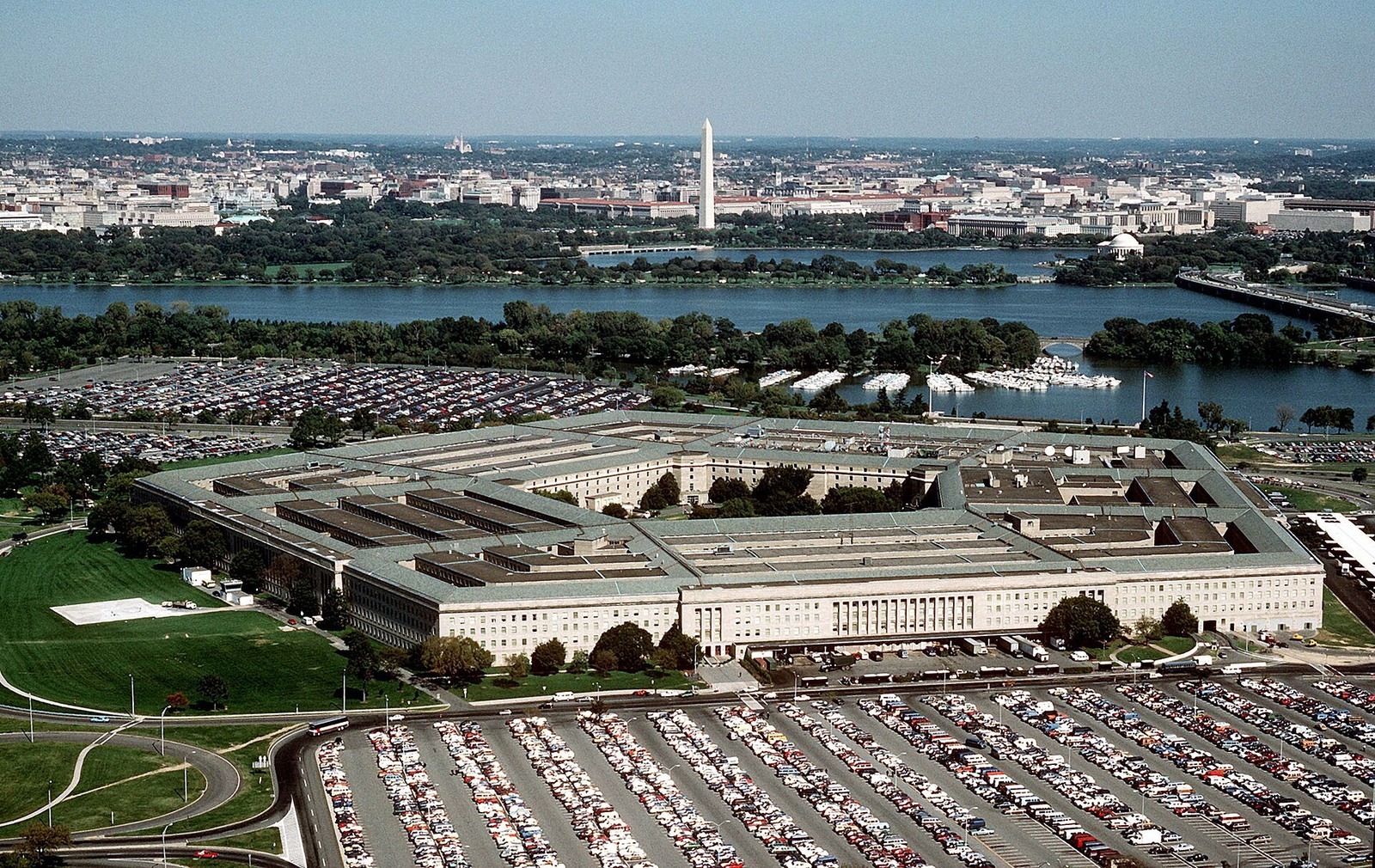 The Pentagon building representing government technology contracting
