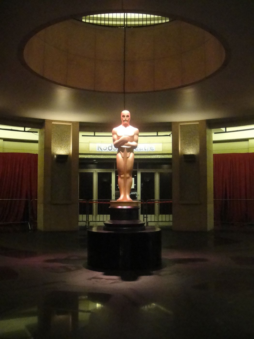 Giant Oscar statue outside the Academy Awards theater