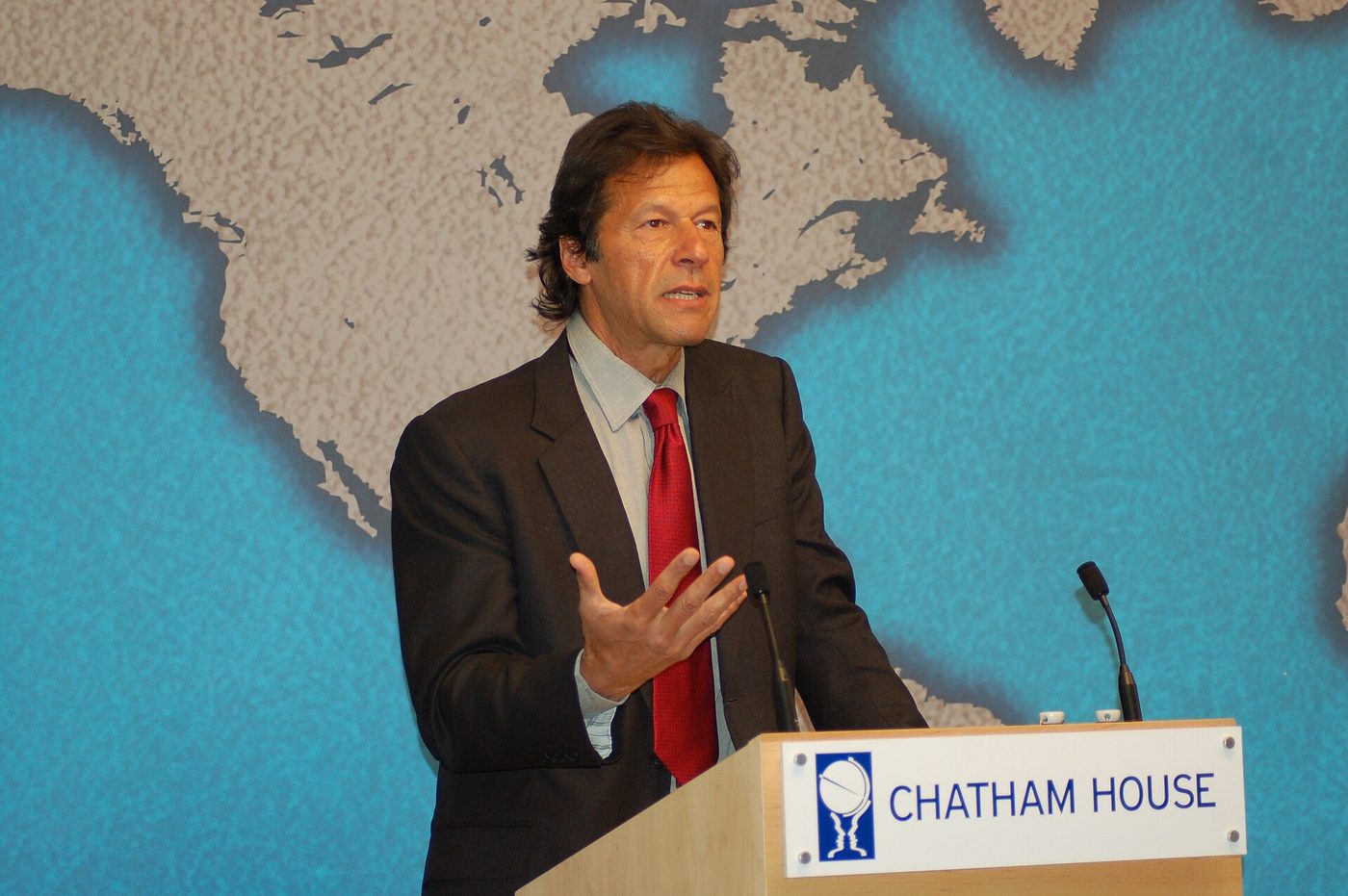 Imran Khan speaking at Chatham House in London in 2010