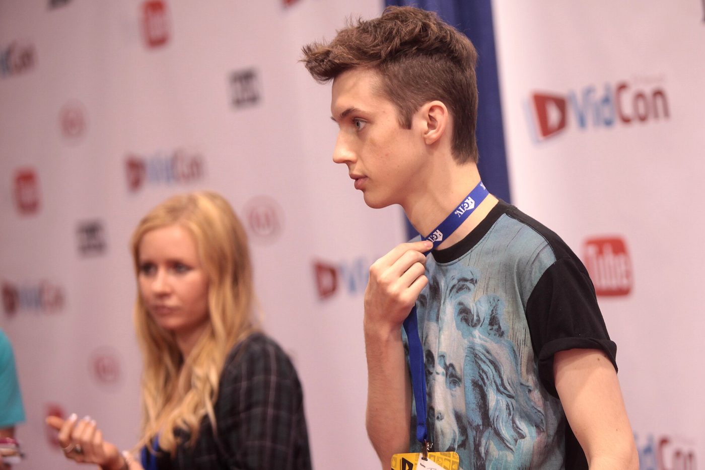 Troye Sivan speaking at VidCon in Anaheim, California, in 2014