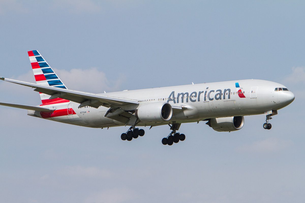 An American Airlines Boeing 777-200