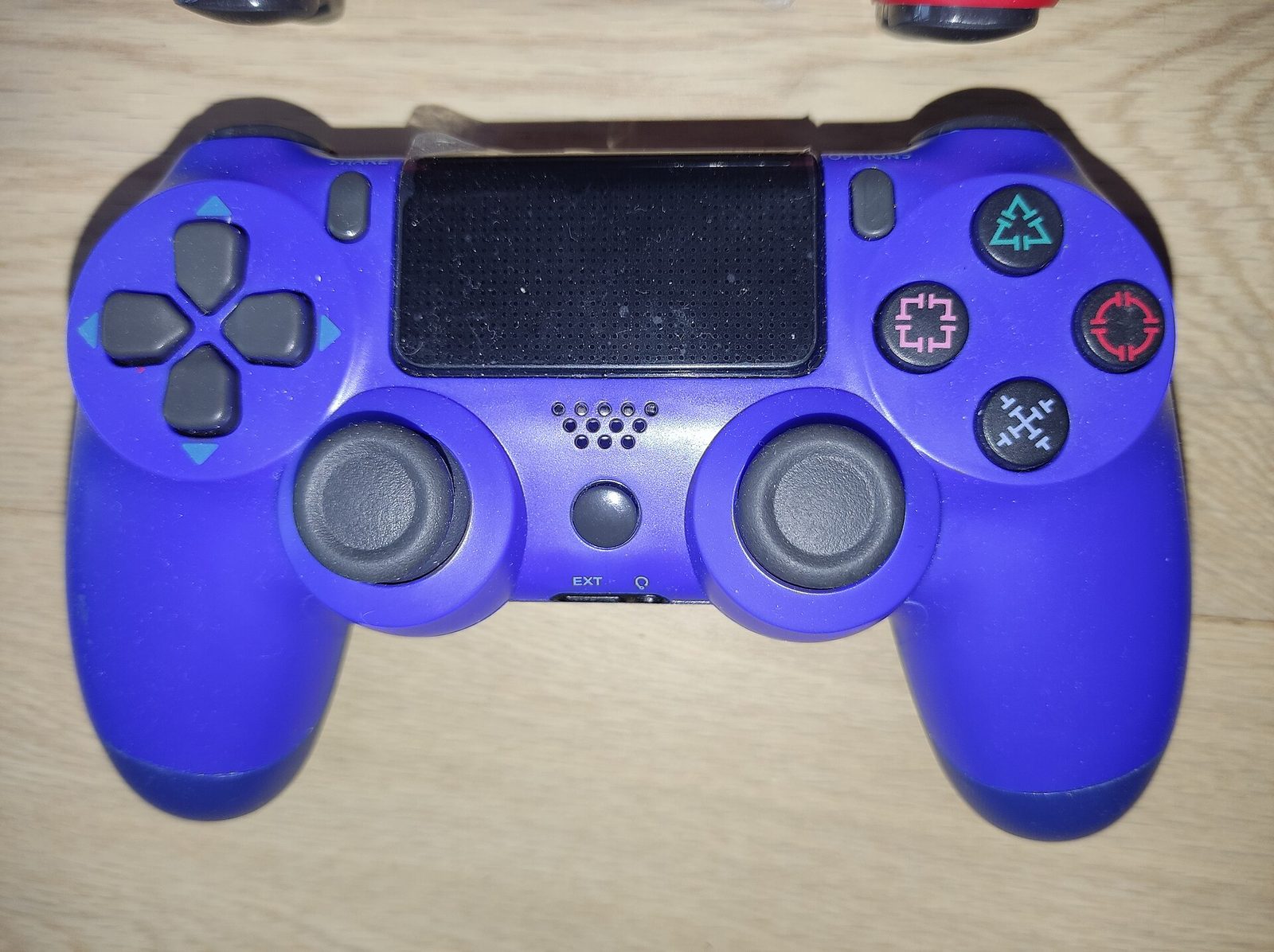 A wireless video game controller