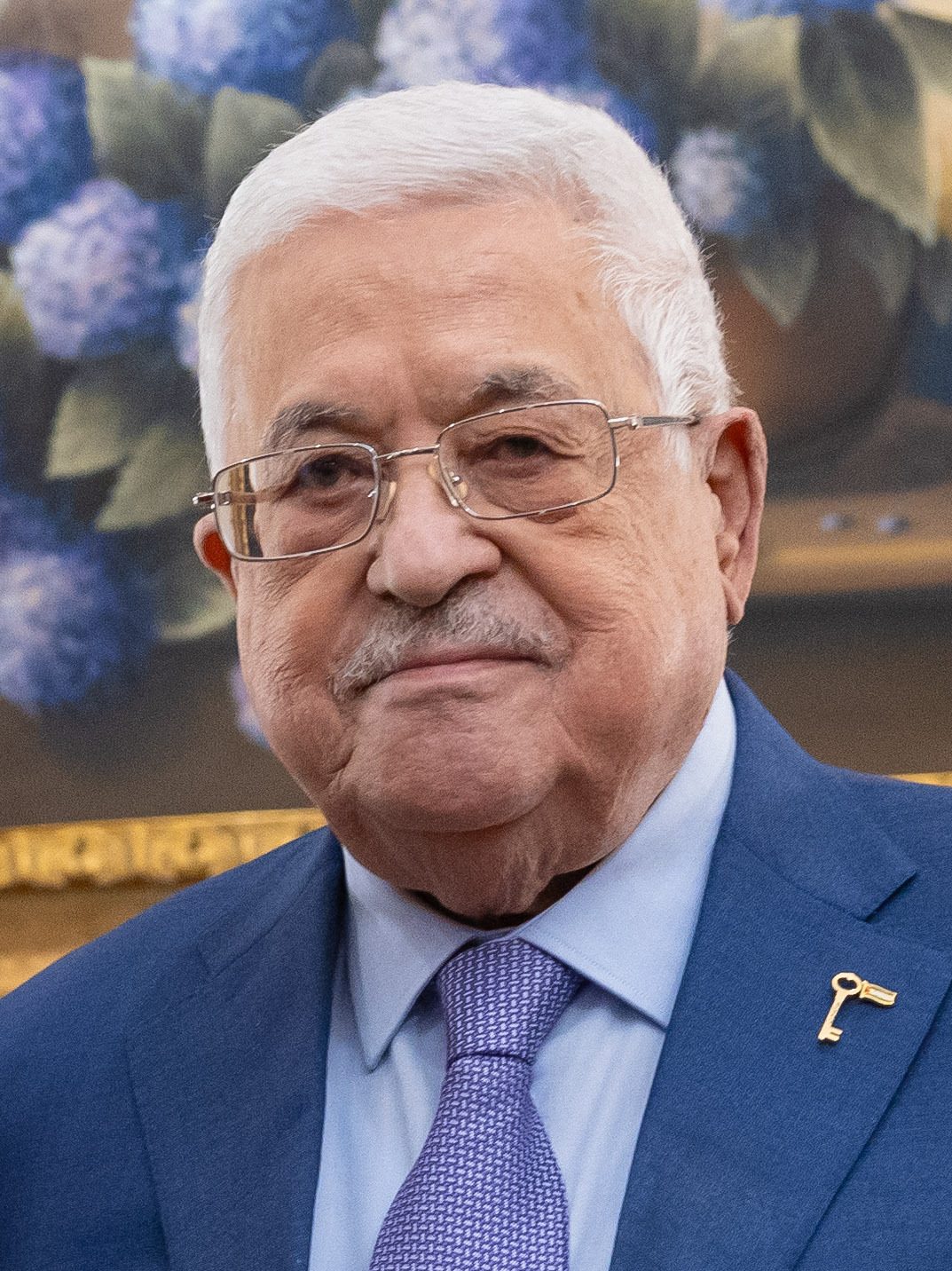 The Prime Minister meets Mahmoud Abbas (cropped)