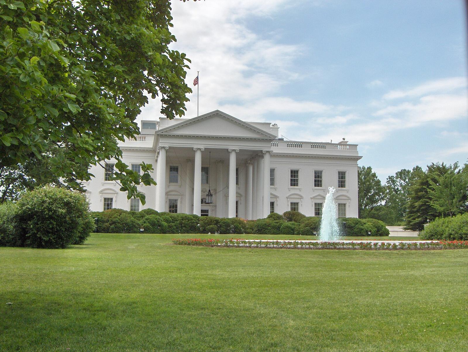 The White House seen from the North Lawn
