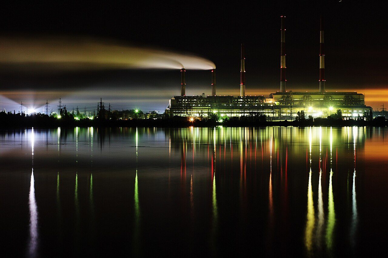 Zmiiv thermal power plant in Ukraine's Kharkiv region lit up at night in 2007