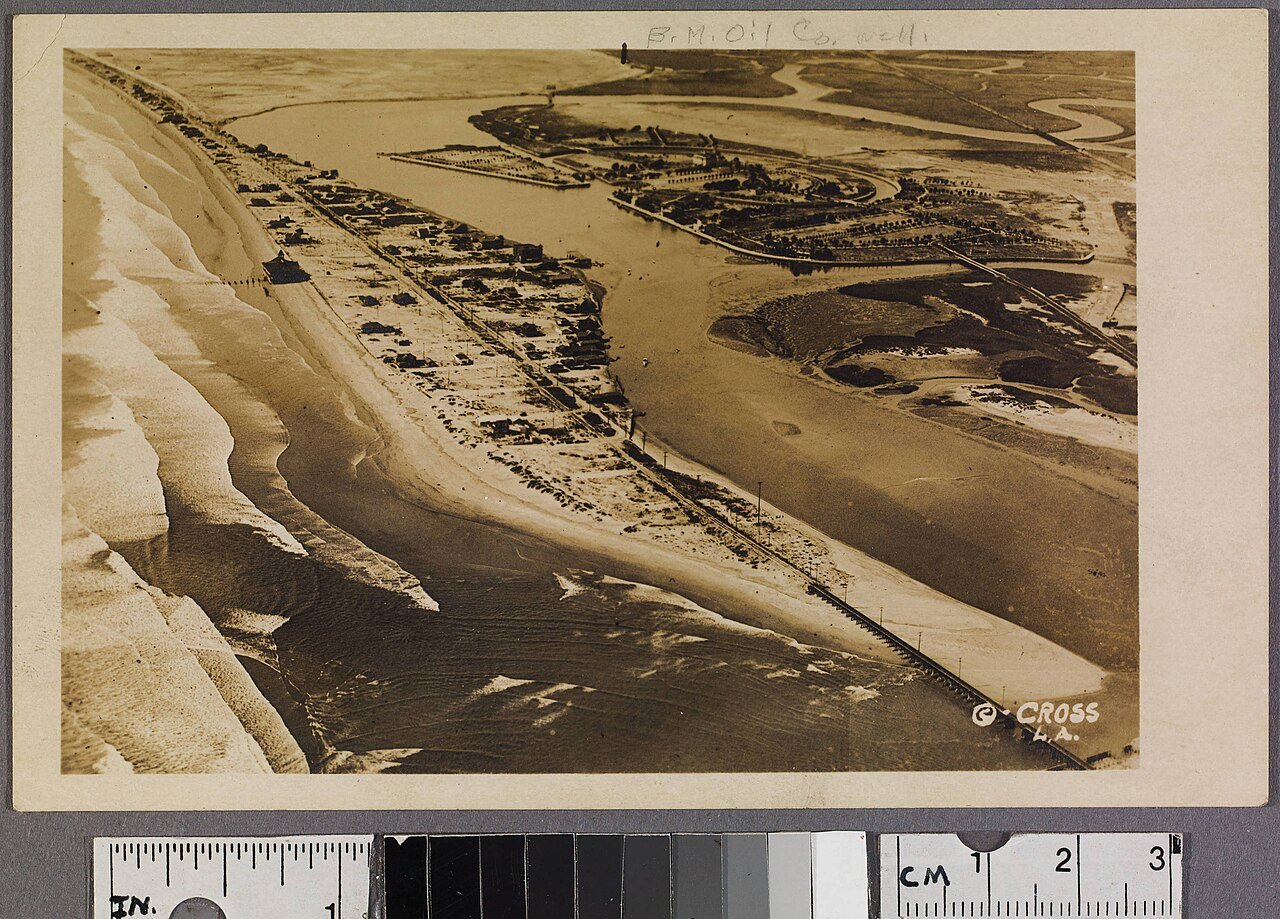 An old aerial photo of the Long Beach Peninsula in California