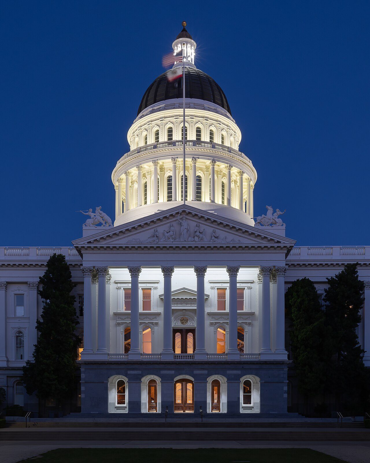The California State Capitol in Sacramento at dusk