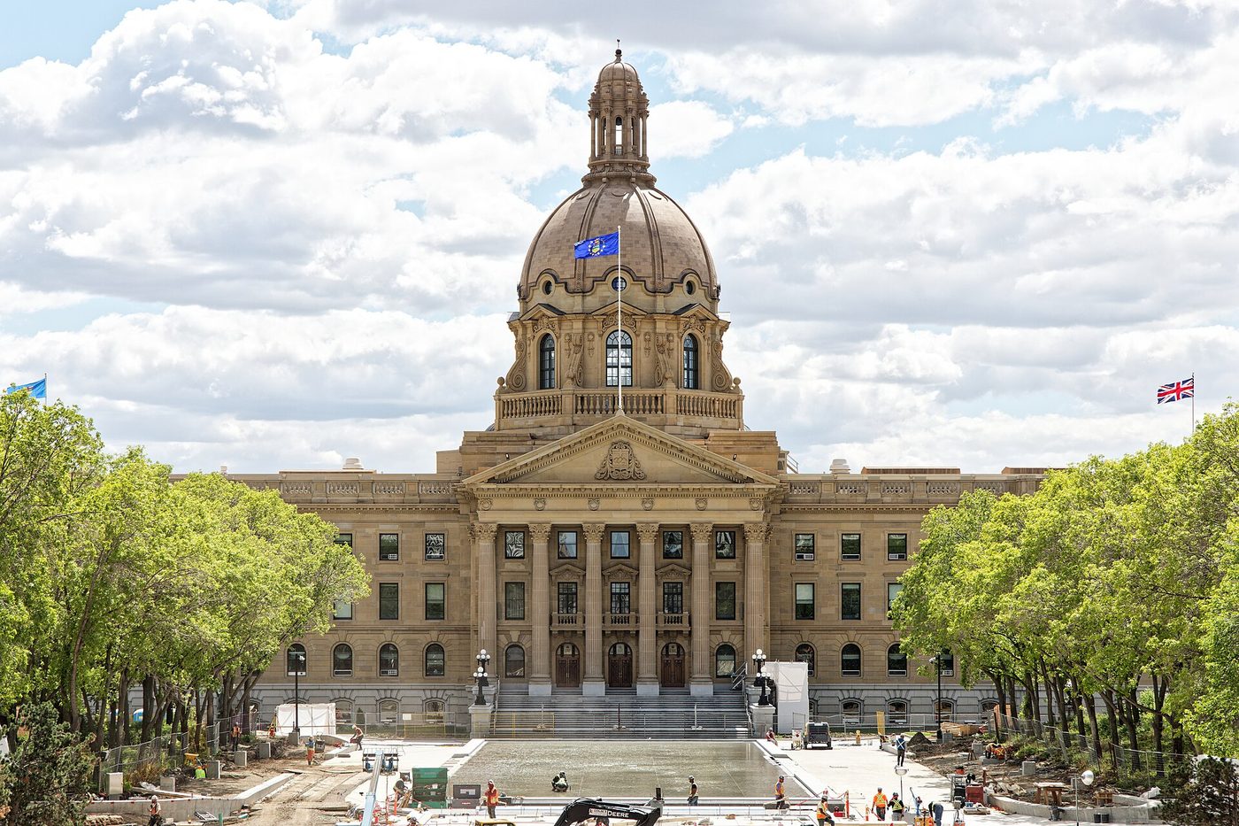 The domed Alberta Legislature Building in Edmonton under a blue sky