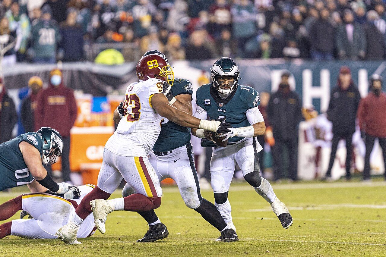Jalen Hurts in an Eagles uniform during a game