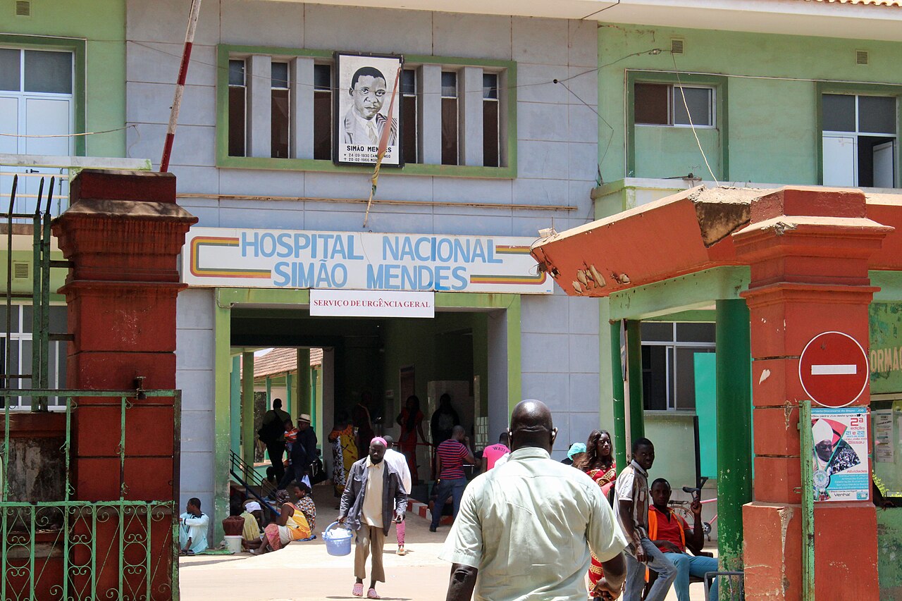 The front of the Simão Mendes National Hospital in Bissau