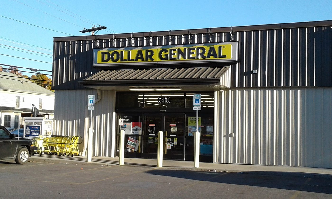 Dollar General store exterior