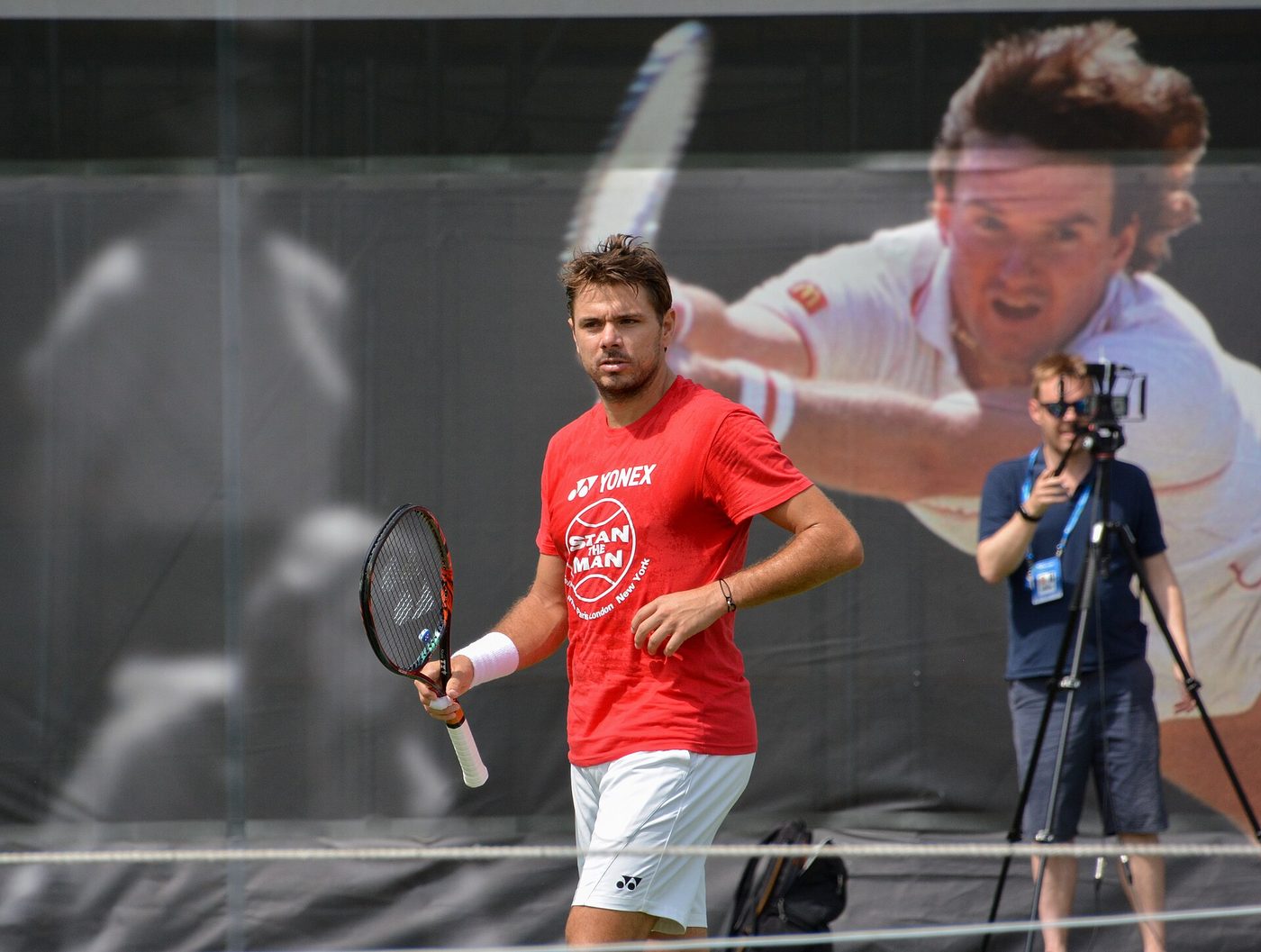 Stan Wawrinka on court